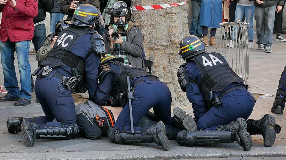 Fransa'da polis şiddeti protestoları devam ediyor