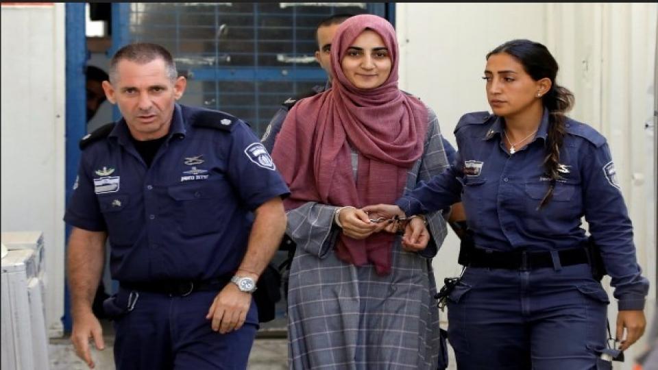 Siyonist İsrail zindanlarında olan Ebru Özkan'dan günler sonra ilk fotoğraf