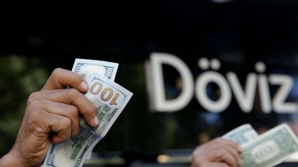 Dolar ve euro sert düştü! İşte ilk rakamlar...