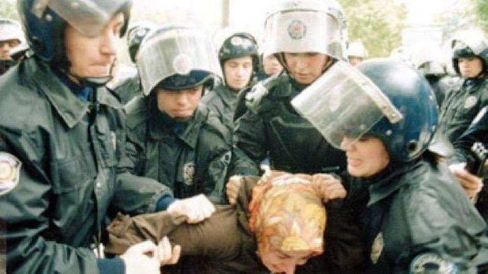 ''28 Şubat ve Başörtülü Kadınlar'' başlıklı tezin yazarı Bedir: Aslında başörtüsü yasağı 1940’lı yıllara kadar uzanıyor