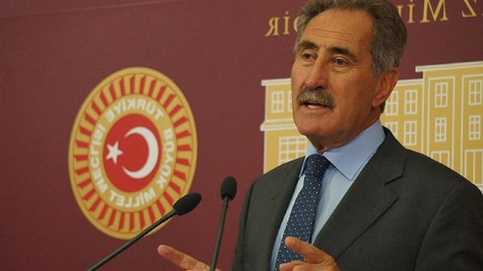 Eski Kültür Bakanı Ertuğrul Günay : Yeni hareket için her kesimden kişilerle toplantılar düzenliyoruz