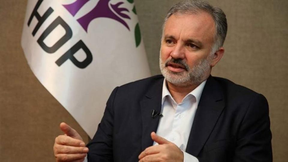 HDP'li Kars Belediyesi'nde işçilerin maaşlarına haciz kondu