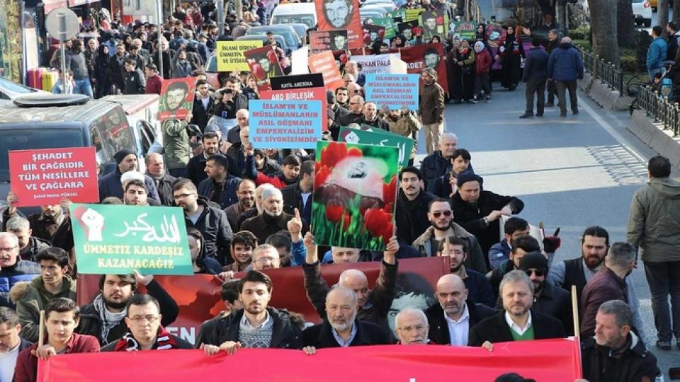 Fatih’te 1 Mayıs Eylemi:EZİLENLERİN YANINDA; TEVHİD, ADALET / Şehit Metin Yüksel, şehadetinin 41'inci yılında anıldı