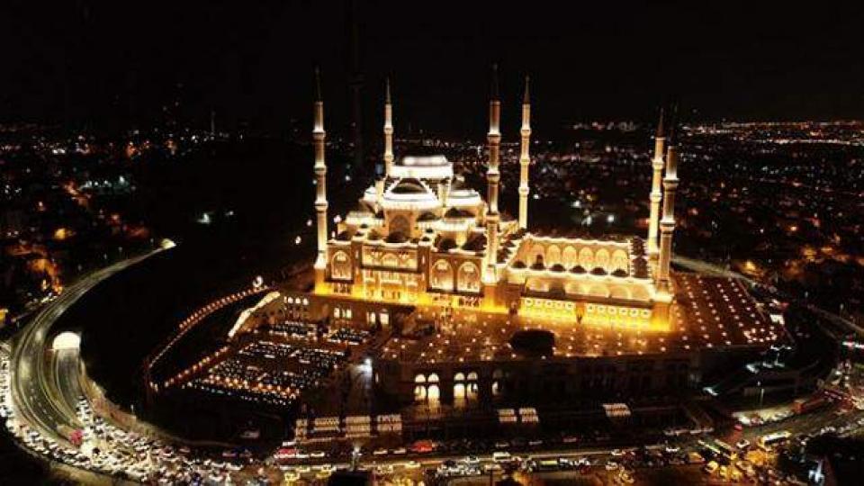 Bakanlıktan 81 ile cami genelgesi! Hangi namazlar cemaatle kılınacak?