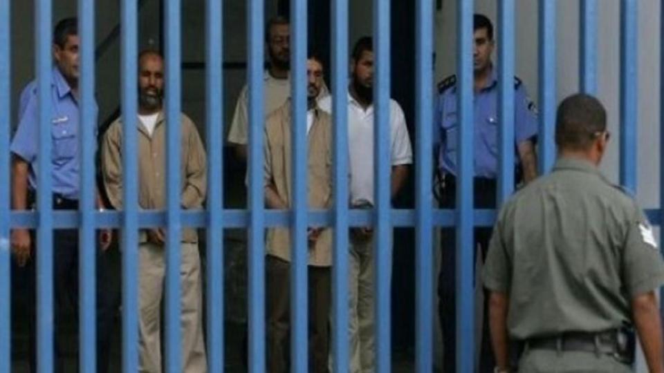 İsrail'den Açlık Grevine Başlayan 32 Filistinli Tutukluya Hücre Cezası