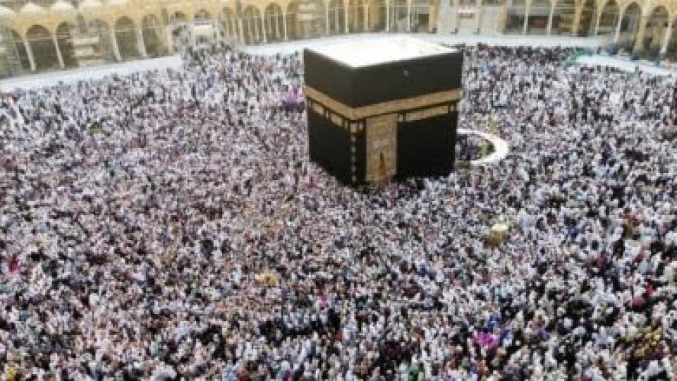 Suudi Arabistan’da umre ziyaretleri yeniden başladı