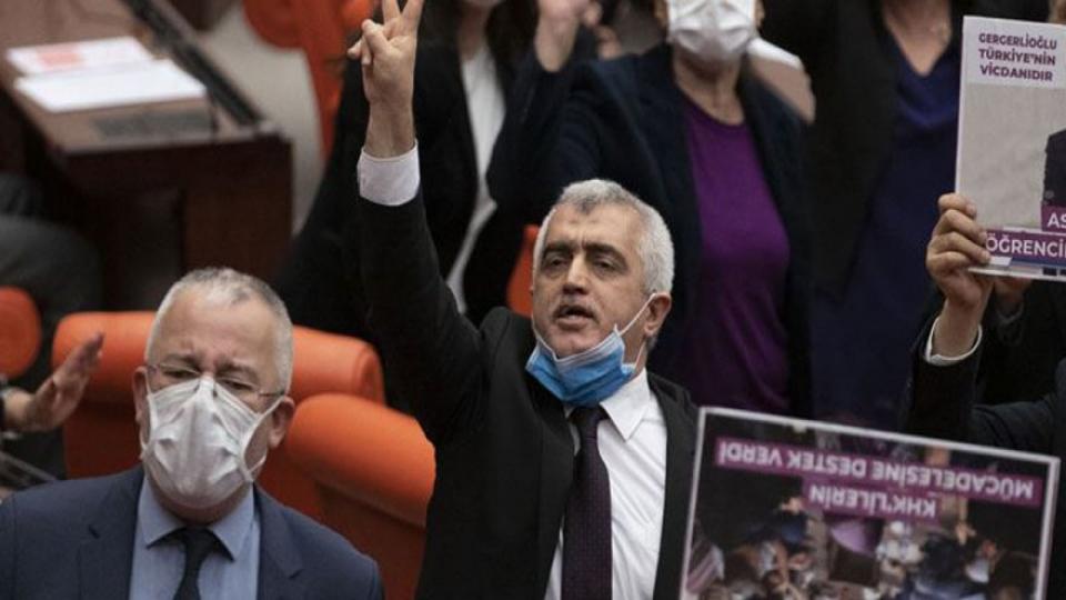 Gergerlioğlu, Kanser vakalarının araştırılmasını istedi / Vekilliği düşürülen Gergerlioğlu, Meclis'te sabahladı