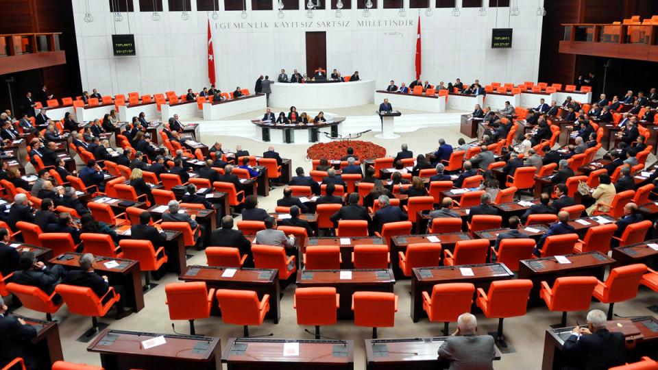 Güvenlik soruşturması teklifi yeniden Meclis'te