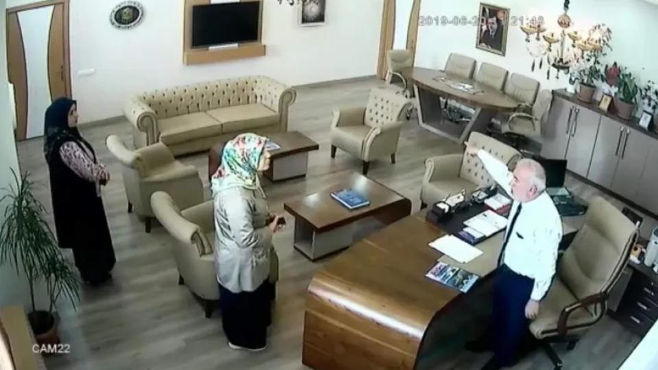 İşçiyi makamından kovan başkan için 'kadına şiddet'ten suç duyurusu