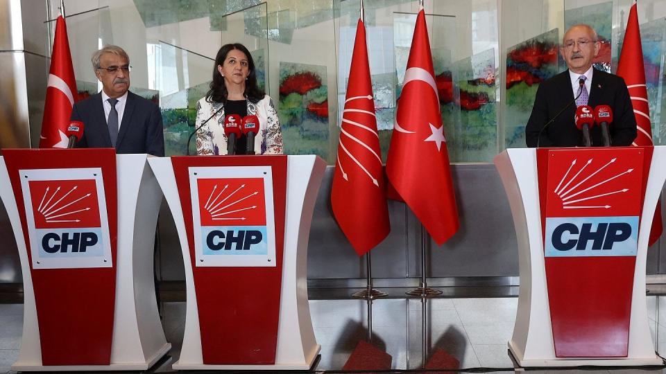 Yeğen ve Coşkun: Akşener’in HDP değerlendirmeleri olumlu