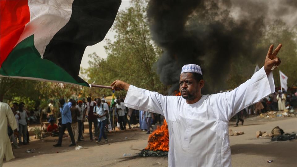 Selahaddin Eş:''İmralı kördüğümü'', emperyalistlerin ''ulus-devlet'' tuzaklarını kırmakla çözülebilir... / Sudan'daki kanlı ‘iktidar boğuşması' da, Müslüman dünyasının ‘iç-kanama'sıdır | SELAHADDİN EŞ ÇAKIRGİL