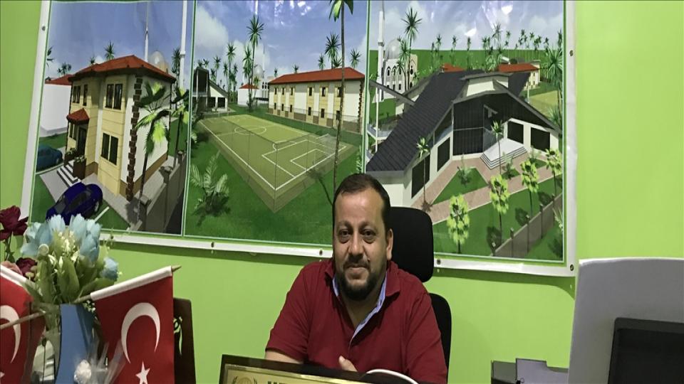 Türk yardım gönüllüsü Bangsamoro Özerk Bölgesi'nde yetim çocukların "Ömer babası" oldu