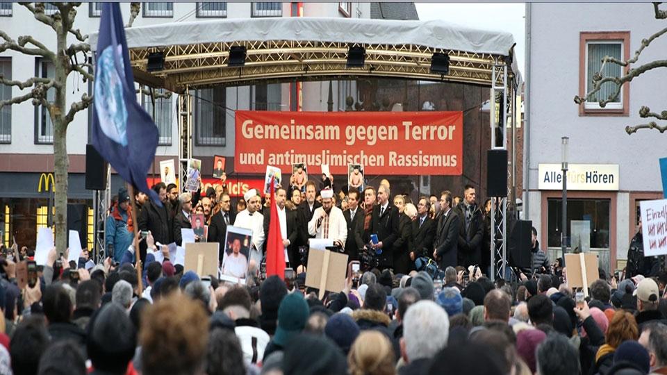 Almanya'daki ırkçılık, Türklerin başarılarının ve sorunlarının görmezden gelinmesine neden oluyor