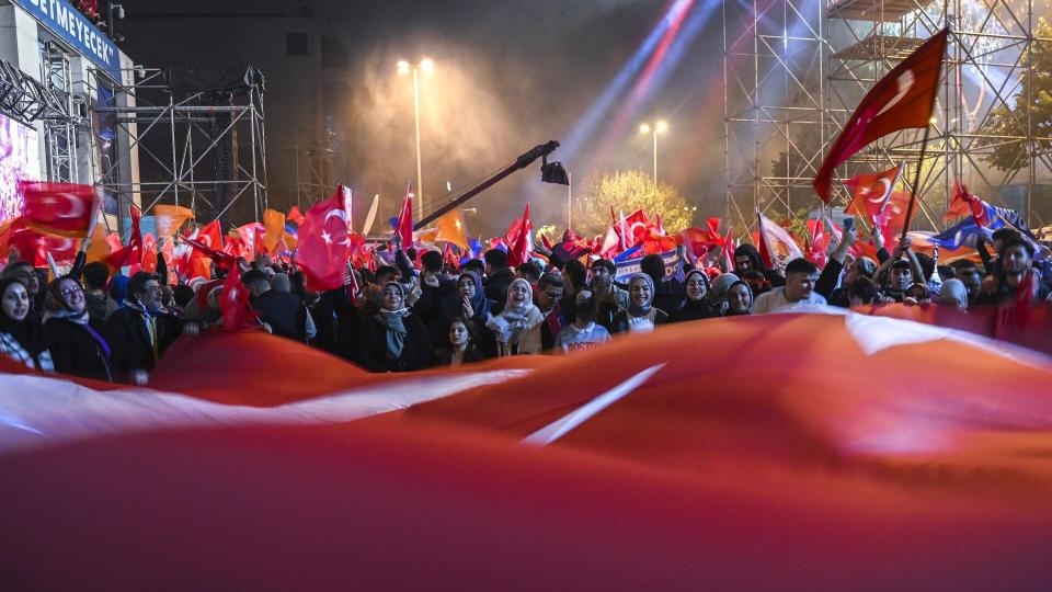 ‘Medeniyet dediğin, tek dişi kalmış canavar…'  | Selahaddin E. ÇAKIRGİL / Halkımızın iradesi, mazlûmların dua ve gözyaşlarıyla zaferle taçlandı | Selahaddin E. ÇAKIRGİL