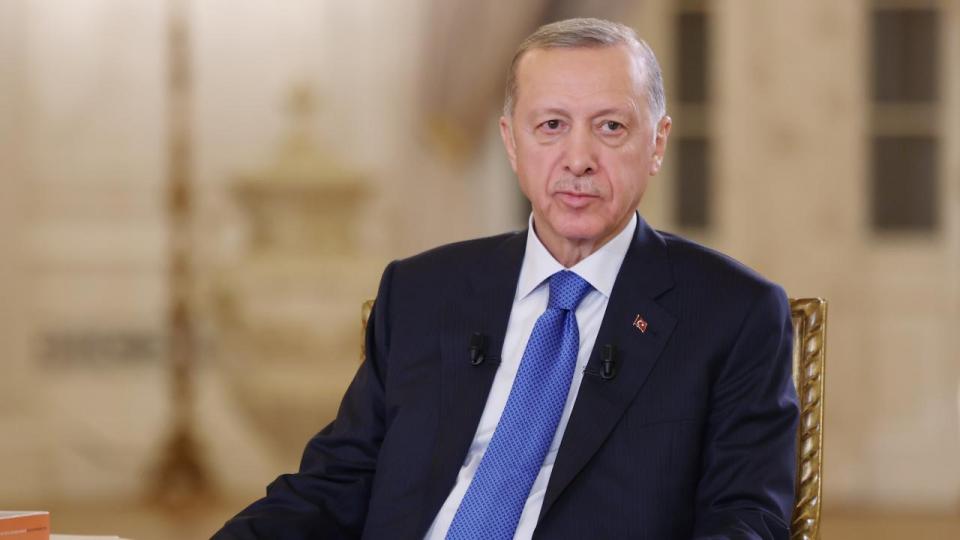 ‘Medeniyet dediğin, tek dişi kalmış canavar…'  | Selahaddin E. ÇAKIRGİL / ‘Bükemediği eli öpsün!' diyen yok; yeter ki mantıklarını yitirmesinler! | Selahaddin E. ÇAKIRGİL