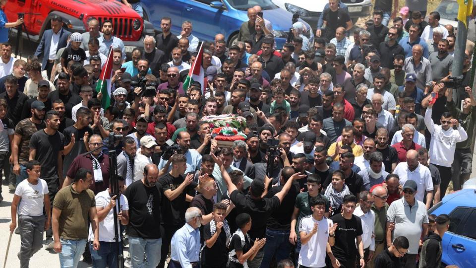 İşgal devleti askerlerinin kurşunuyla ölen Filistinli bebek toprağa verildi