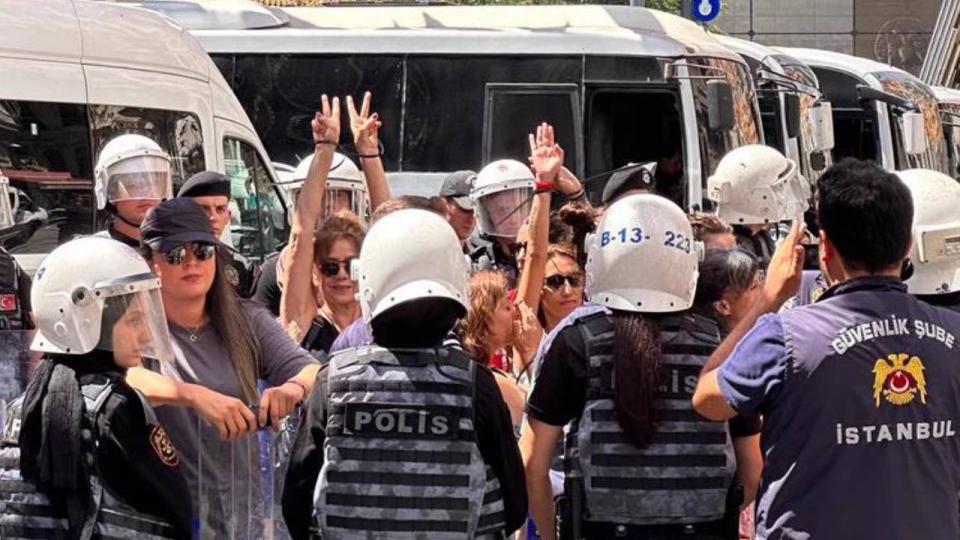 Cumartesi Anneleri, AYM kararına rağmen yine gözaltına alındı!