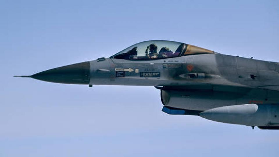 Biden'ın rakibi Ukrayna için F-16'ları 'insanlık için bir felaket' olarak nitelendirdi