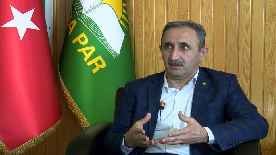 HÜDA PAR Genel Başkan Vekili Şahzade Demir’den ‘barış ve diyalog’ çağrısı / Şehzade Demir: Masada değil; sahada vatandaşlarla birlikteyiz