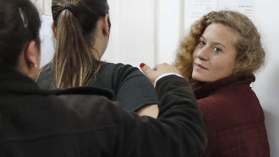 Batı Şeria'da Ahed Tamimi tutuklandı