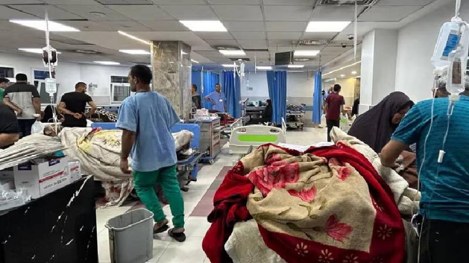 Gazze'deki Şifa Hastanesi'nin yoğun bakım ünitesi vuruldu, İsrail medyası "savaş kabinesi"nin esirlerin bırakılması için toplanacağını duyurdu