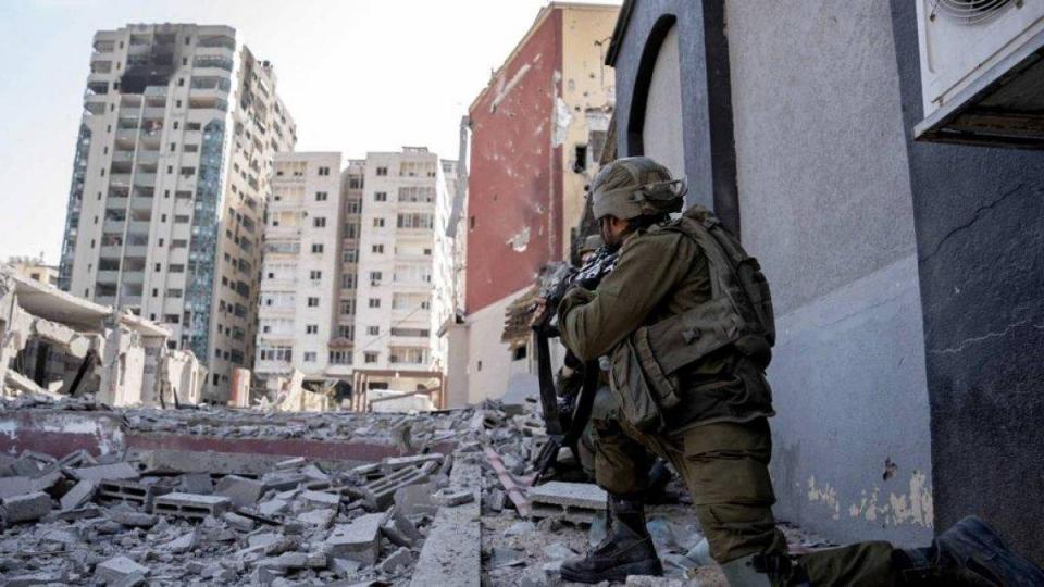 IDF Gazze'deki Al-Shifa hastanesine "kesin ve hedefe yönelik" kara operasyonu başlattığını söylüyor