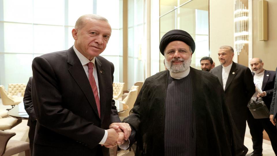 Raisi ve Erdoğan Gazze krizini görüştü, yaklaşan İİT toplantısının önemini vurguladı
