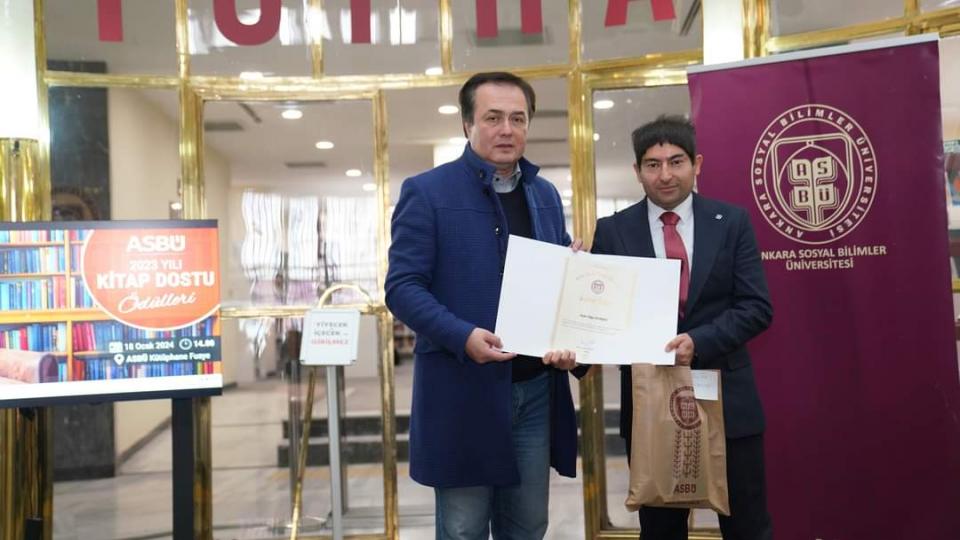 Osman Kayaer imzalı, “Surelerin Mesajları” isimli kitap üzerine bir değerlendirme|Tolga Ceyhan / ASBÜ'de Kitap Rüzgarı Esti: 2023 Kitap Dostu Ödülleri Sahiplerini Buldu!