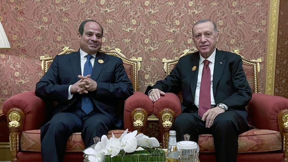 “ÂRUN ALEYKÜM, ÂRUN ALEYKÜM, ÂRUN ALEYKÜM!”|Mustafa DOĞU / Kardeşim Mursi'den Kardeşim Sisi'ye  | Mustafa Doğu