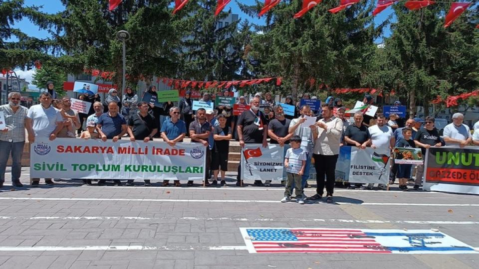 Her Taraf - Türkiyenin habercisi / Sakarya'da Gazze nöbeti 30 haftadır devam ediyor