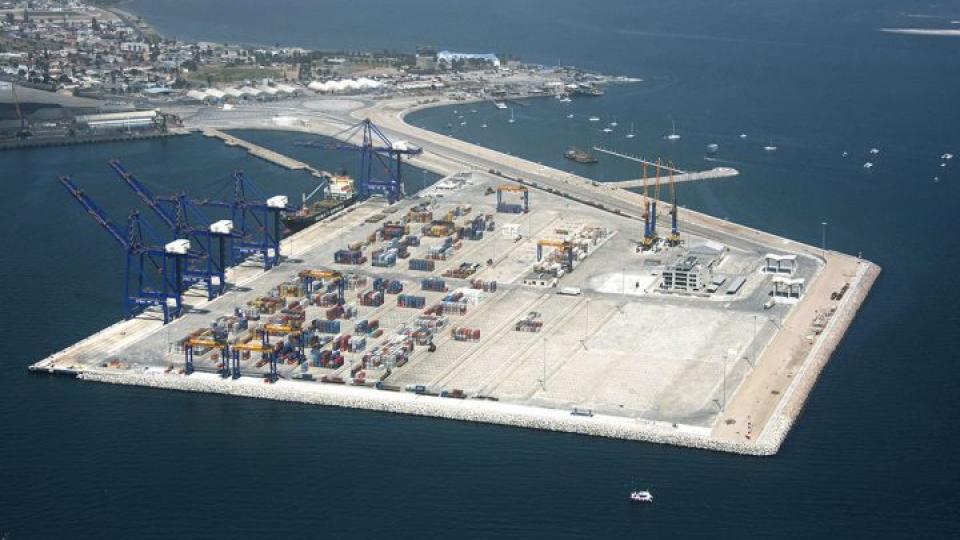 Namibya, İsrail’e silah taşıyan geminin limana girişini engelledi