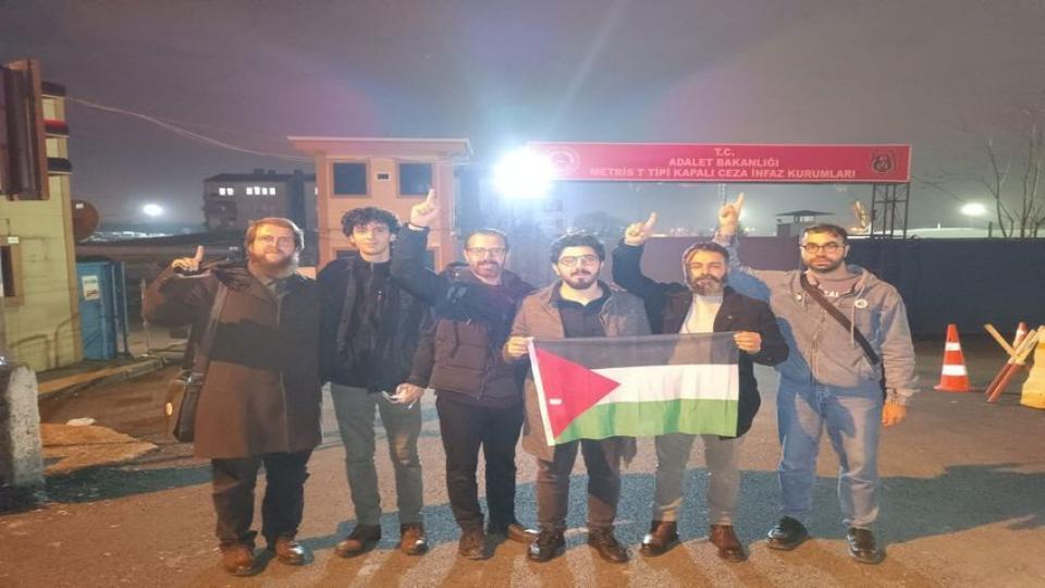 Hukuksuzca tutuklanan 9 genç tahliye edildi