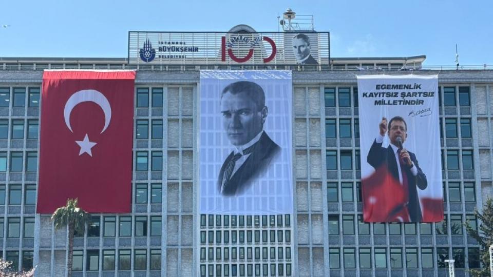 Ev zencisinin ağrıyacak bir başı yok ki utanacak bir yüzü olsun|Vahdettin İnce / Kemalizm: Darbeciliğin, hırsızlığın kılıfı