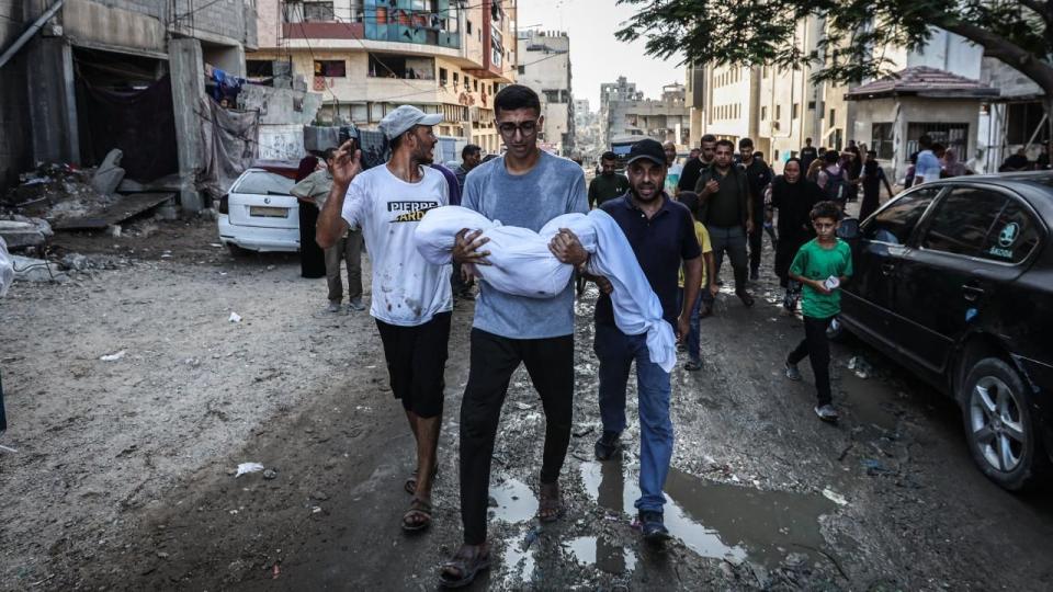 Soykırımcı İsrail ordusunun Gazze'ye düzenlediği saldırılarda 90 Filistinli şehit oldu