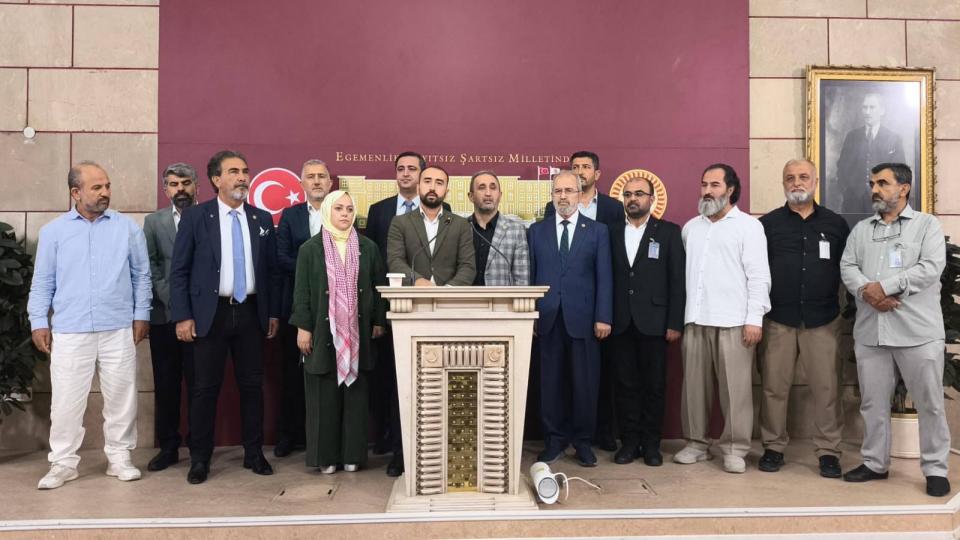 ANFİDAP'tan ABD Büyükelçiliği önünde 'Filistinli esirlere idam yasası' eylemi.. / ANFİDAP ve Anadolu Sivil toplum Platformlarından TBMM'de Çağrı: Anadolu'dan Meclis'e Meclis'ten Gazze'ye İnsani Koridor