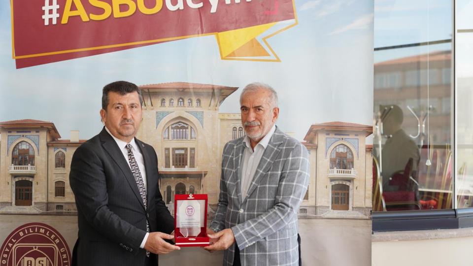 OSMAN KAYAER / Soydur Çeker: Trump psikolojisinin genetik analizi / Yazarımız Osman Kayaer Emekli Oldu