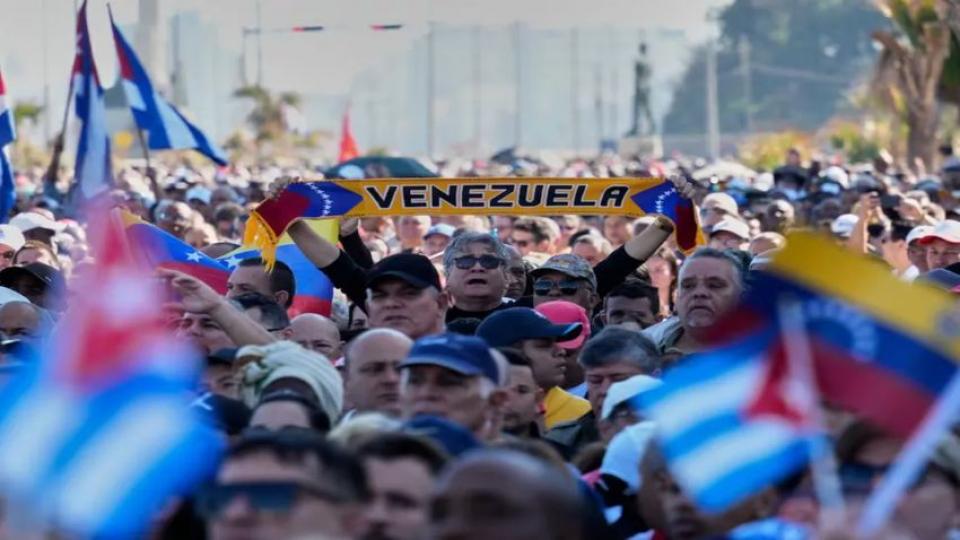 Küba'dan ABD'nin tehditlerine rest / ABD’nin Venezuela operasyonunda 32 Kübalı subay hayatını kaybetti