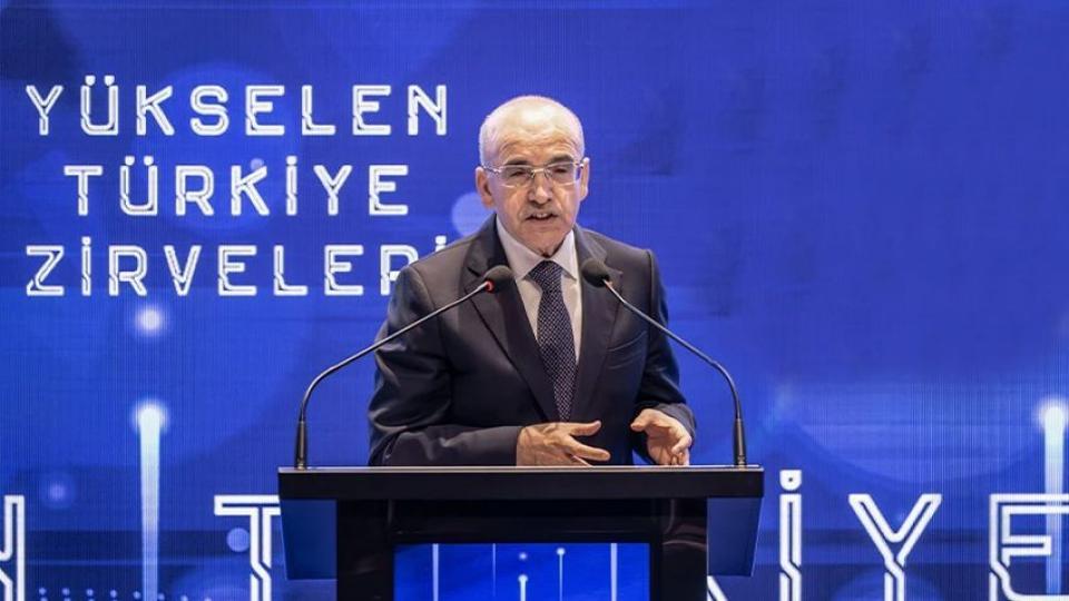 Mehmet Şimşek: Çin, önümüzdeki 10 yıl içinde imalat sanayinin yüzde 45'ine hakim olabilir