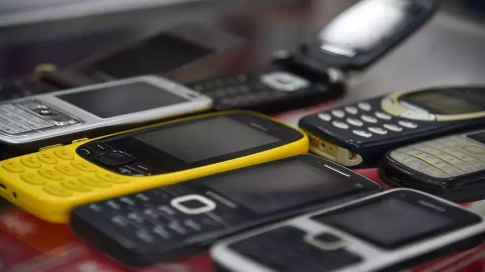 Okullarda 'tuşlu telefon' önerisi