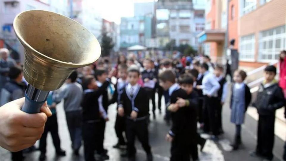 Her Taraf - Türkiyenin habercisi / Okullar, 14 Eylül'de açılacak