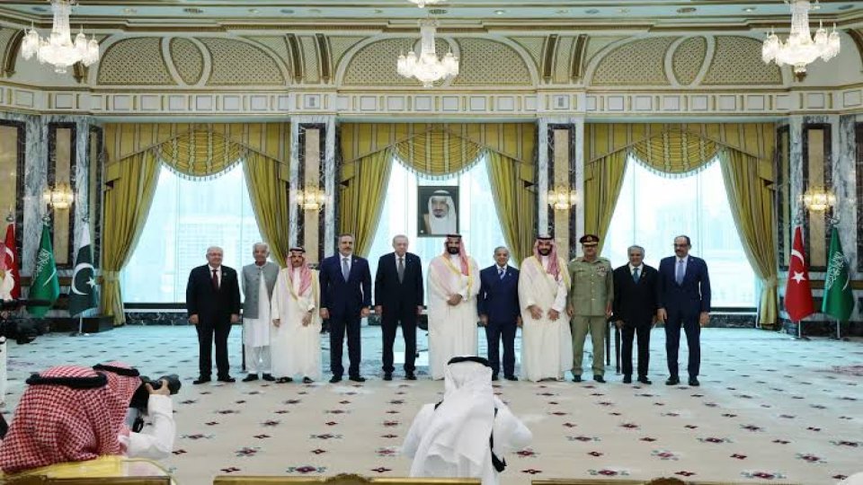 Türkiye, Pakistan ve Suudi Arabistan imzayı attı! Mekke Anlaşması yürürlüğe girdi