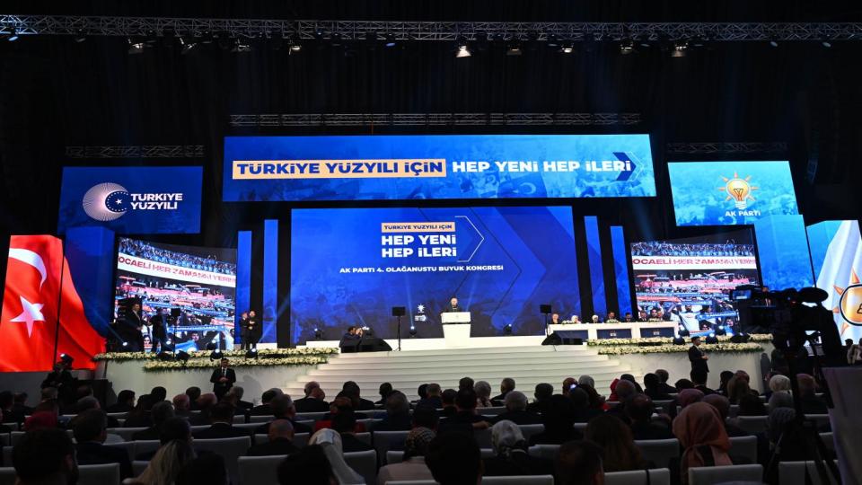 AK Parti MKYK'de 49 yeni isim yer aldı