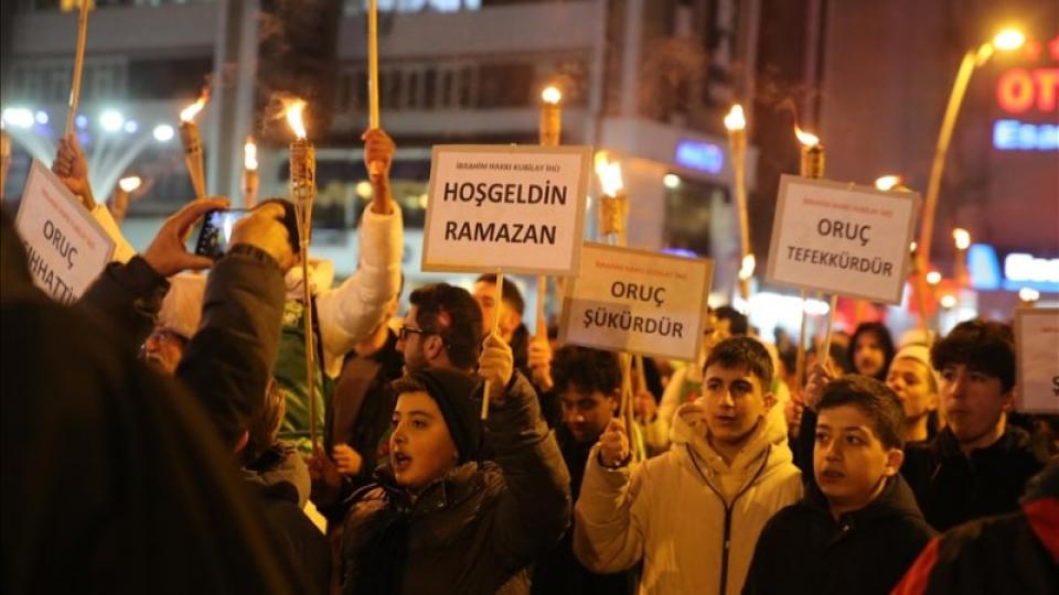 Ankara'da ramazanın gelişi fener alayı ile kutlandı