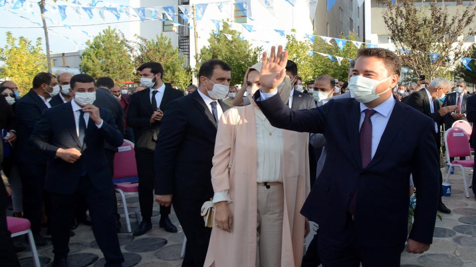 Babacan’dan Merkez Bankası açıklaması: Eritilen rezervler tahmin edilenden daha fazla / BABACAN