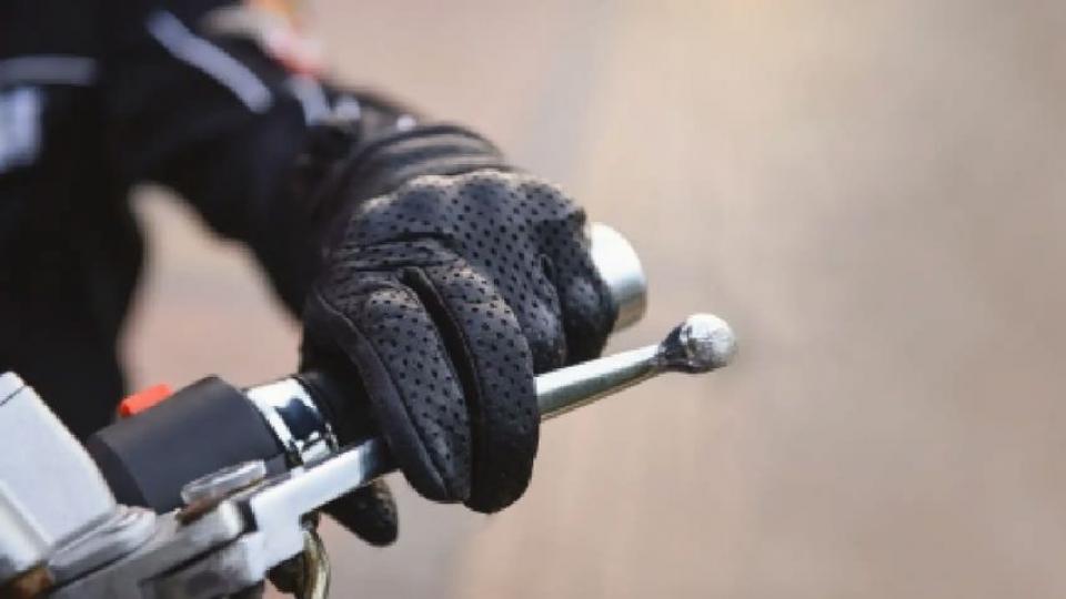 Bisiklet, motosiklet, traktör kullananlar eldiven ve koruma gözlüğü takacak