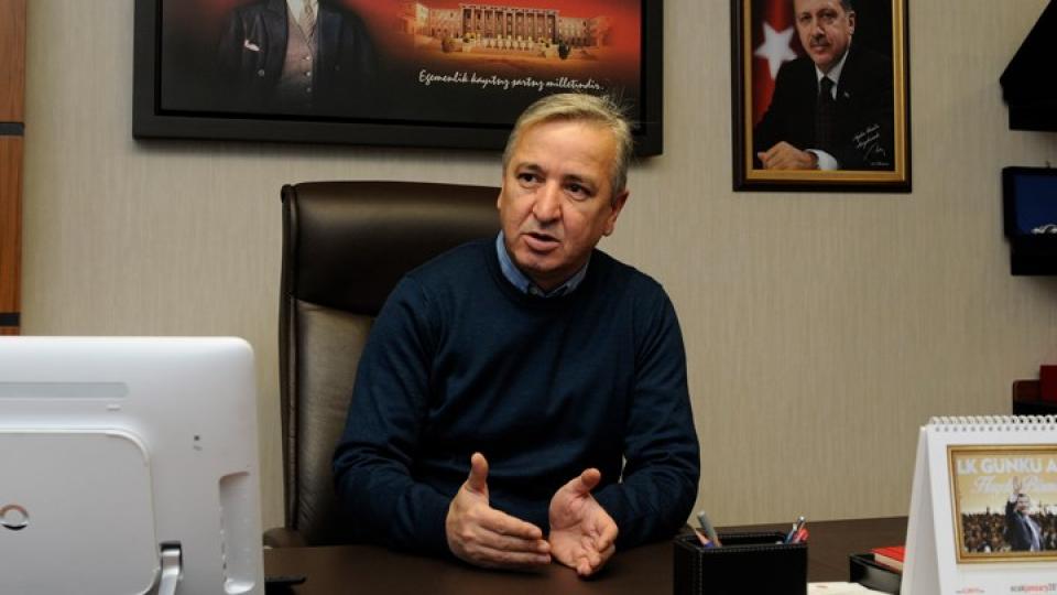 Sen git! | Aydın Ünal / Dolar ve euro kurundaki artışa bir tepki de Aydın Ünal'dan geldi