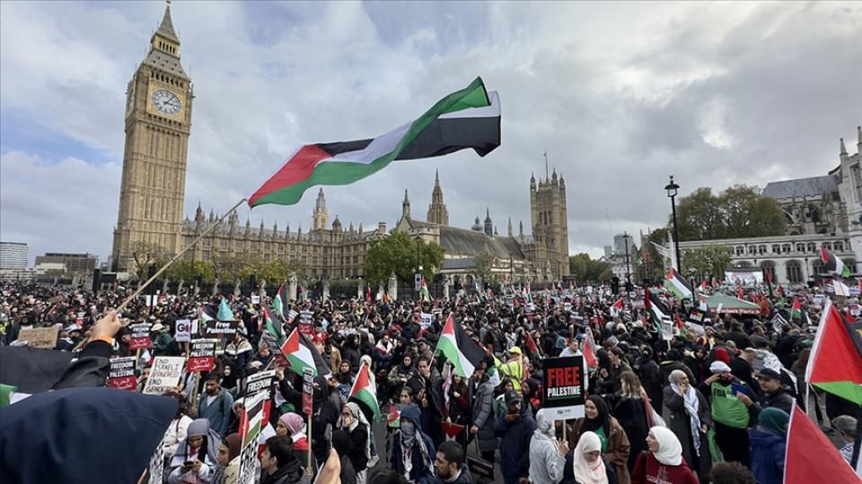 Her Taraf / Türkiye'nin habercisi / İngiltere İçişleri Bakanı Braverman, Filistin'e destek gösterilerini "nefret yürüyüşleri" olarak niteledi