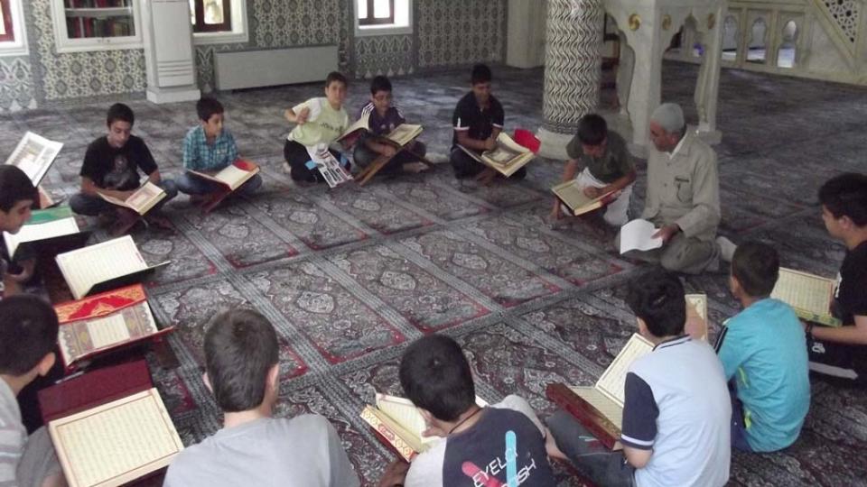 Her Taraf - Türkiyenin habercisi / Kur'an kursları yüz yüze eğitime 5 Temmuz'da başlayacak