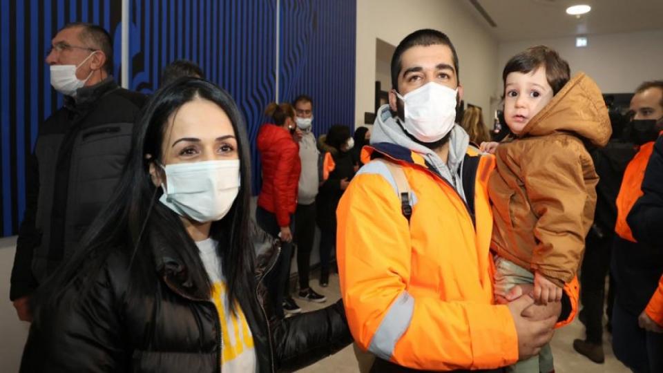 Nijerya'da kaçırılan 15 gemici İstanbul'a geldi