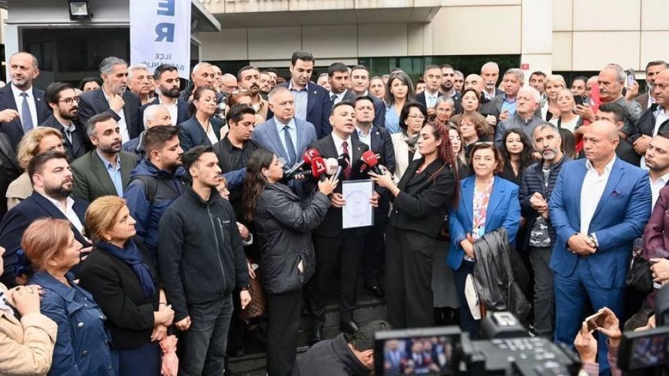Özgür Çelik mazbatasını aldı